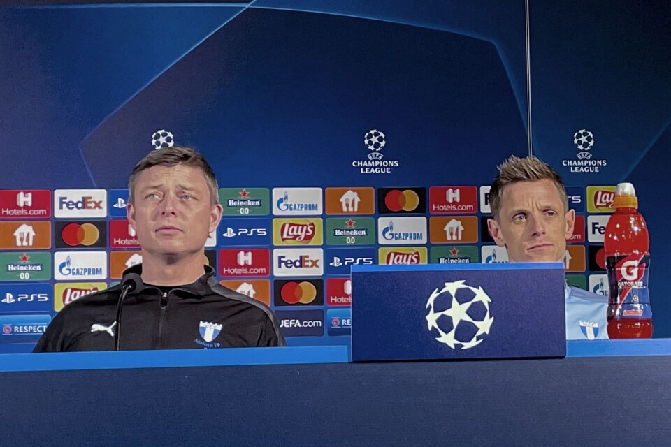 Malmö FF:s tränare Jon Dahl Tomasson och spelaren Søren Rieks på presskonferensen inför tisdagens hemmamatch mot Zenit S:t Petersburg i grupp H av Champions League.