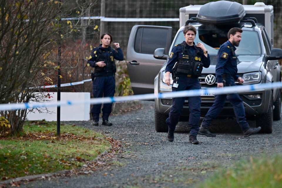 En kvinna har anhållits misstänkt för mord på en man i Nässjö, skriver flera lokala medier.