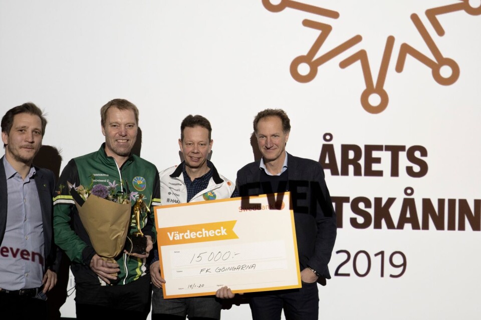 Fredrik Persson, näringslivschef i Östra Göinge, Henrik Larsson och Håkan Axelsson, båda FK Göingarna, samt Pehr Palm, vd för Event in Skåne, vid onsdagens prisutdelning i Malmö.