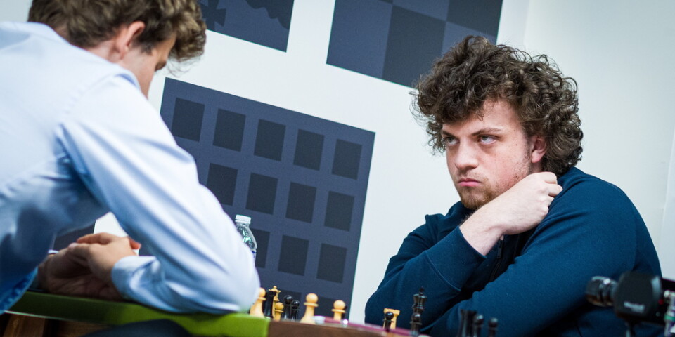 Den 19-årige schackspelaren Hans Niemann (höger) anklagas för fusk. Arkivbild.