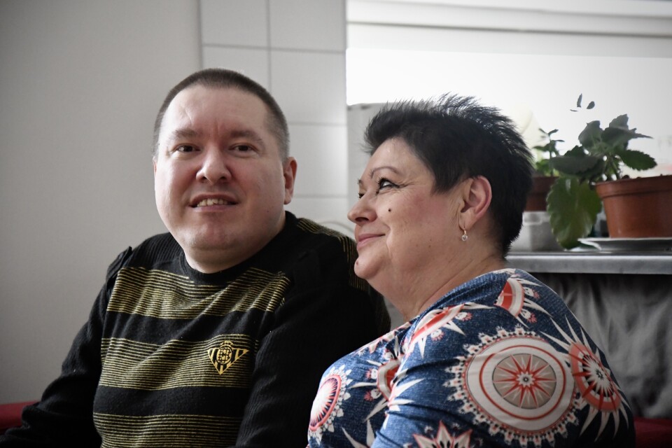 Liudmyla Myslitska och hennes son Anton Myslitskyi har bott i Sverige i ett år.