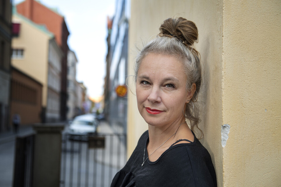 Sara Stridsberg får Sveriges Radios romanpris för "Kärlekens Antarktis". På frågan vad hon skriver på nu säger hon: "Jag skriver alltid, men planlöst ännu. I augusti kommer en barnbok, 'Dyksommar', som Sara Lundberg illustrerar. Och en pjäs till våren, 'Sårad ängel'."