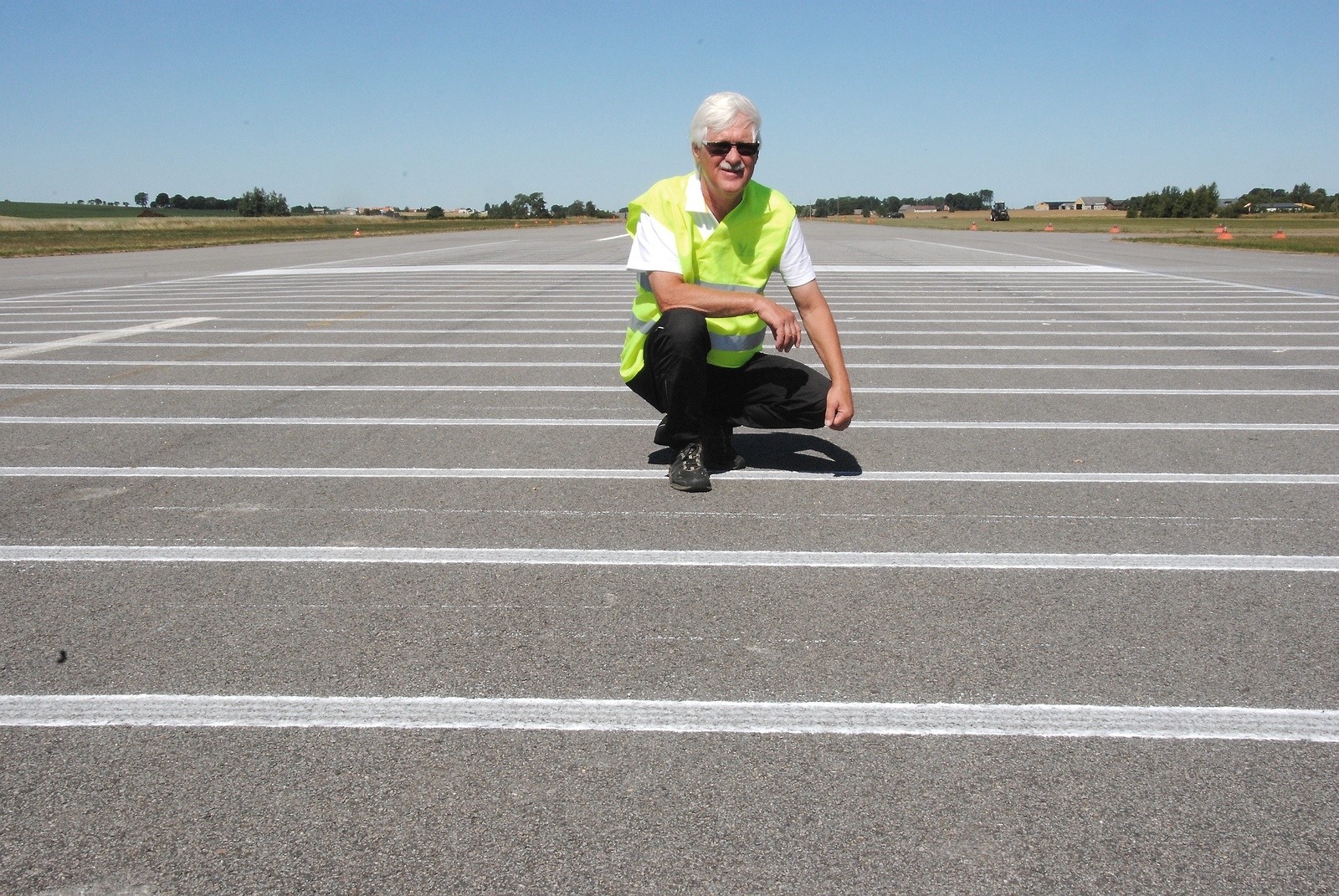 Håkan Sjöberg är bekant med de flesta mindre flygfält i södra Sverige. I veckan avgörs SM på Enoch Thulins flygplats i Landskrona.
Foto: Håkan Jacobsson