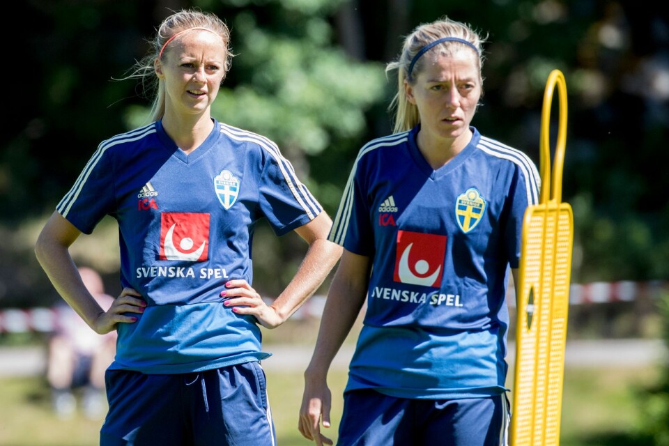 Amanda Ilestedt och Linda Sembrant – två av spelarna i den svenska VM-kvaltruppen mot Ukraina och England.
