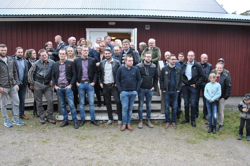 Hjälpande lantbrukare och hjälpta boende samlades i Jägersborgs IP:s klubblokal för att minnas skogsbranden. 
8Foto: Hans Bryngelson