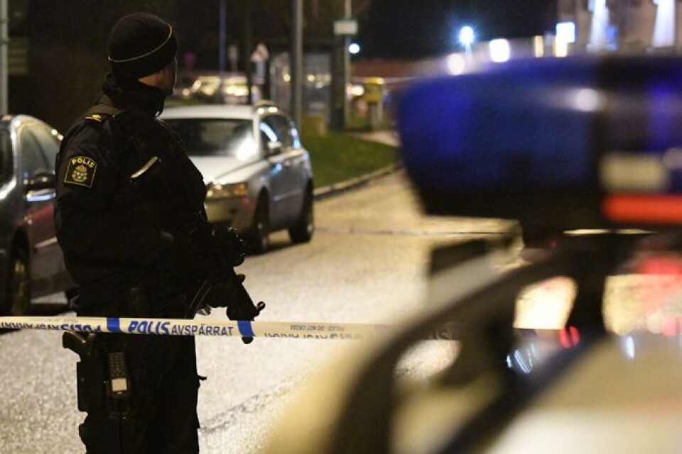 En man har avlidit efter en skottlossning i området Närlunda i Helsingborg.