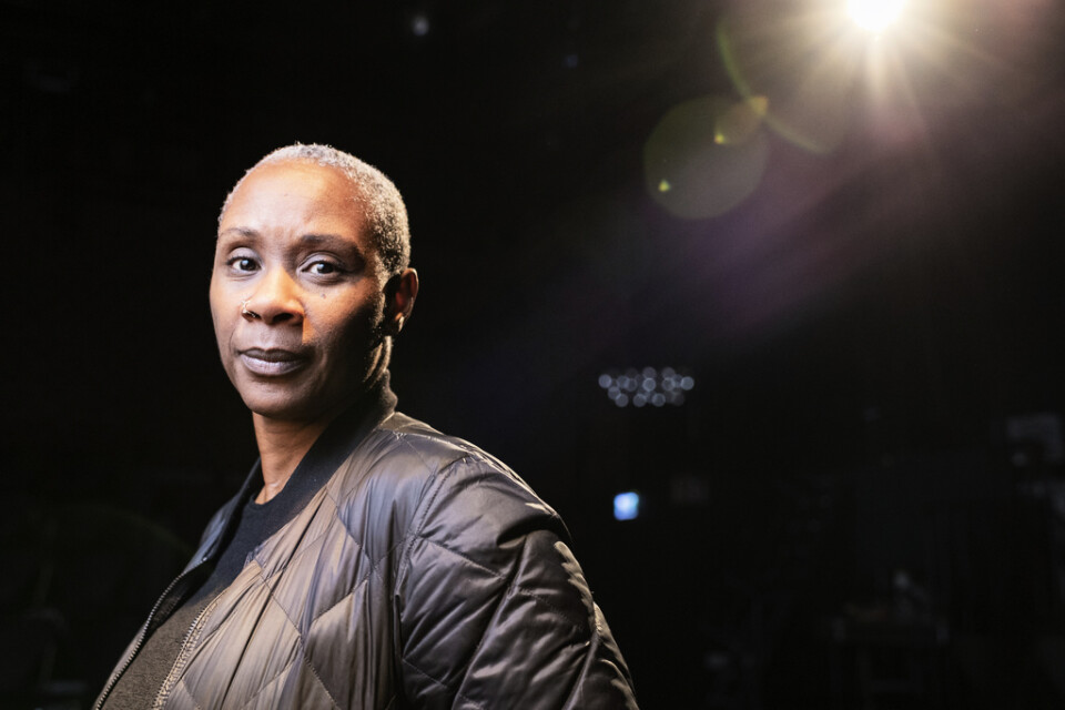 Josette Bushell-Mingo sätter upp den afrikanska klassikern "Woza Albert!" för The National Black Theatre of Sweden.