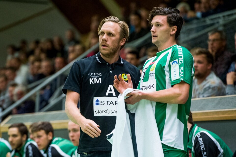 Kalle Matsson slutar i Hammarby – men fick en IFK-tröja i present.