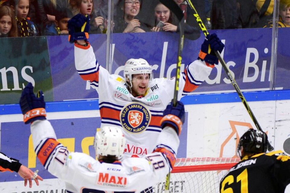 Calle Rosén lämnade Växjö för att testa lycka i Nordamerika. Nu är backen AHL-mästare.