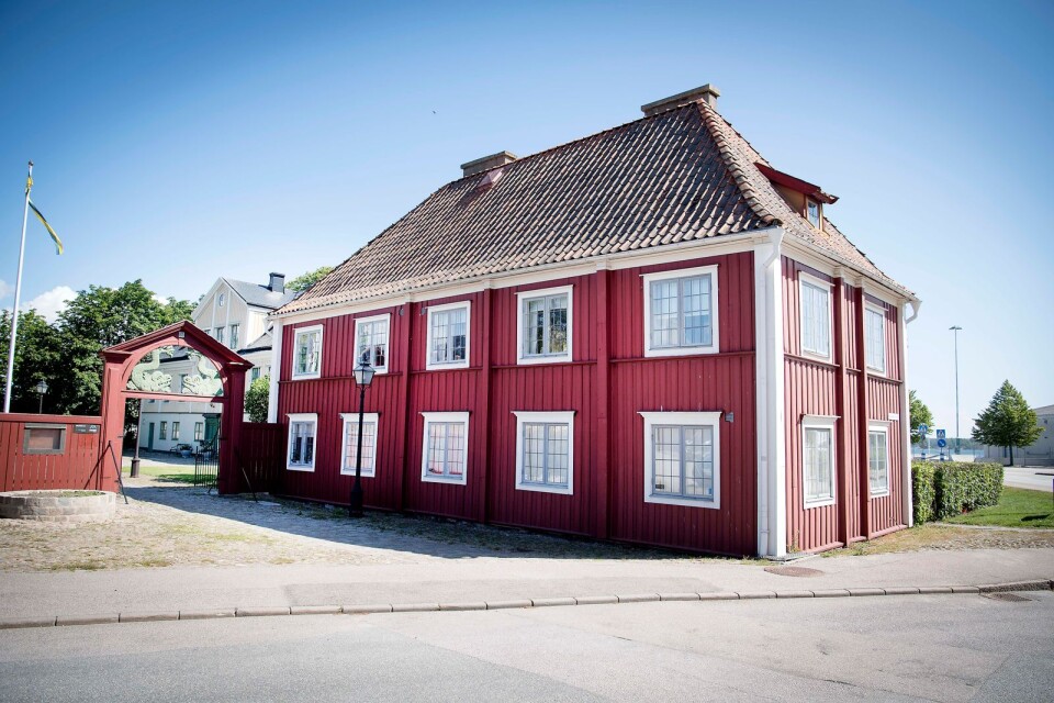 De styrande i Karlskrona ägnar sig åt att rulla tummarna i Röda stugan, enligt Kristdemokraterna.