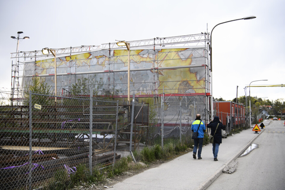 "Fascinate" målades 1989 och var då norra Europas största graffitimålning, den utfördes på en yttervägg till en industribyggnad med fastighetsägarens tillstånd. Hösten 2015 k-märktes verket, trots att resten av byggnaden revs. I april 2020 beslutade exploateringsnämnden i Stockholms stad att industriväggen ska rivas, på grund av rasrisk. Arkivbild.