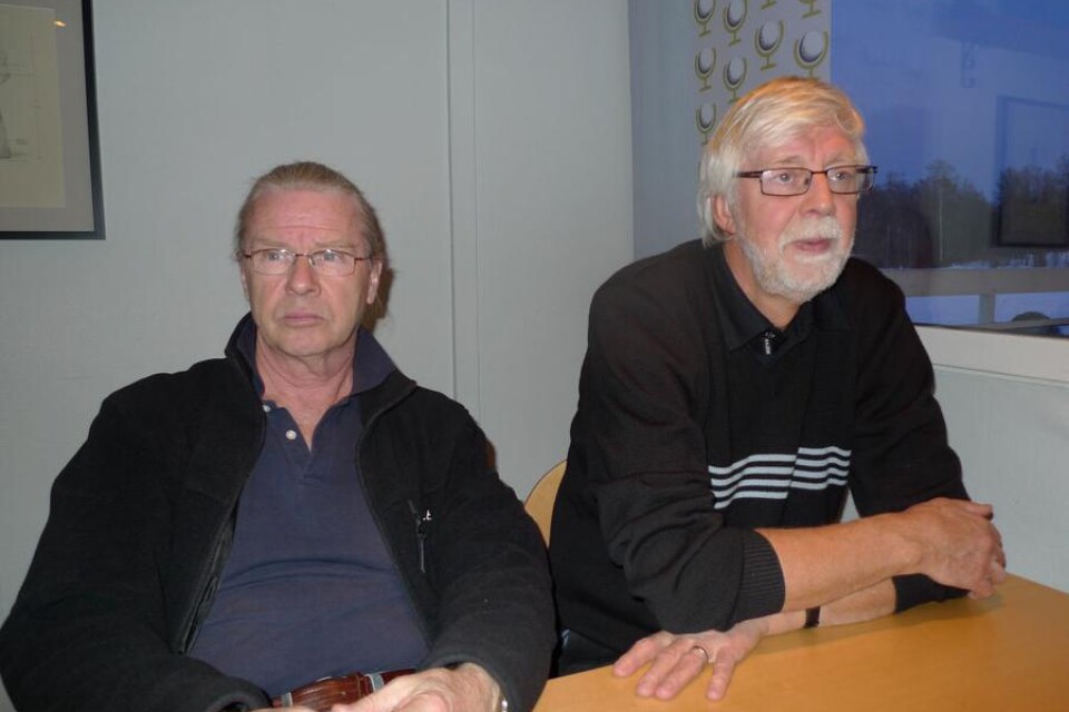 Ola Gustafson och Anders Ringius lyssnade uppmärksamt på informationen om prostatacancer.