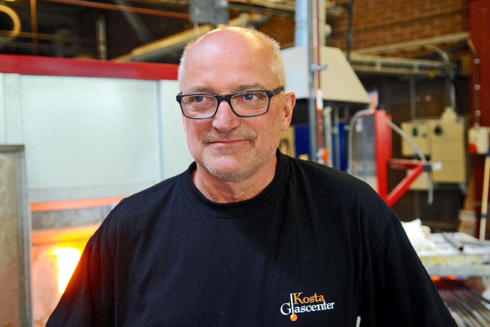 – Alla kan lära sig, men det tar olika lång tid, säger Lars Andersson som håller i kurser på Kosta glascenter.