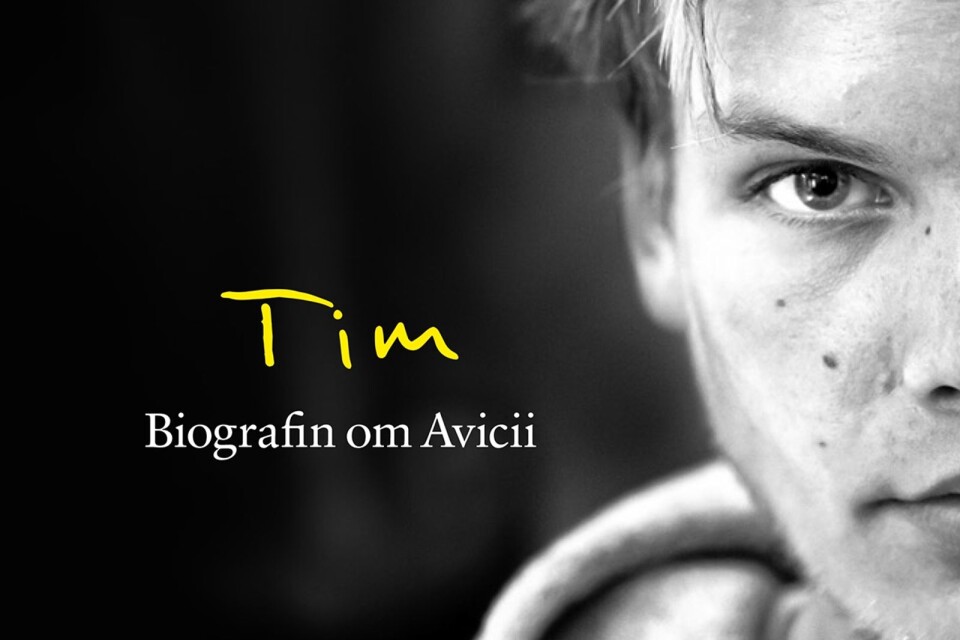 Biografin om Avicii är skriven av  journalisten Måns Mosesson, som genom intervjuer med Tims familj, vänner och musikerkollegor kommit stjärnproducenten in på livet.