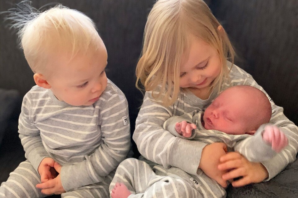 Elin Gustafsson och Elias Laakso, Örsjö, fick den 20 februari en dotter som heter Hedda. Vikt 3302 g, längd 51 cm. Syskon: Agnes och Björn.