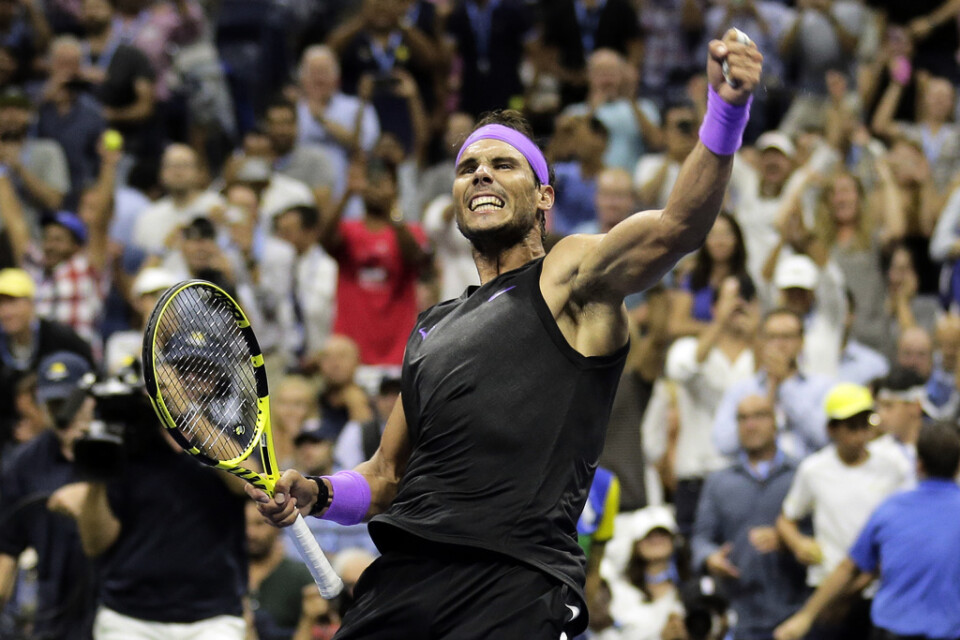 Rafael Nadal firar segern över Marin Cilic.
