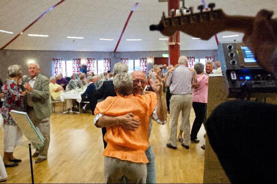 Tommy Olsson höll igång på dansgolvet tillsammans med många andra festande pensionärer under tisdagen.