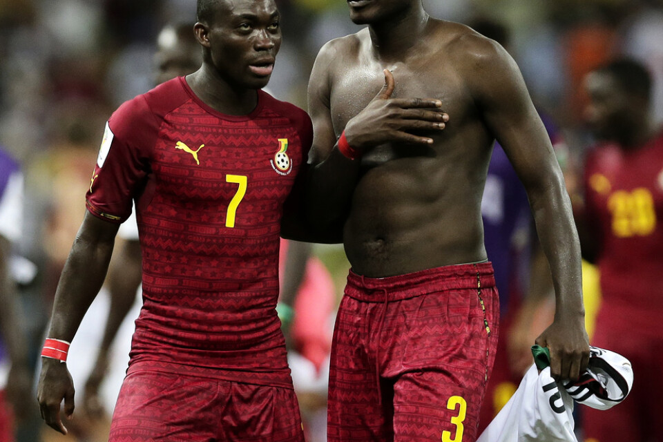 Christian Atsu (till vänster) tillsammans med Asamoah Gyan (höger) i samband med en landskamp. Arkivbild.