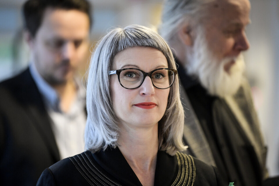 Åklagare Liselotte Herschend yrkar på ett år och sex månaders fängelse som påföljd för de 14 fall av misshandel som Åsa Waldau är åtalad för.