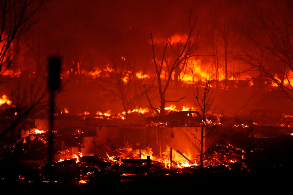 Den snabba branden slukade hundratals hem.