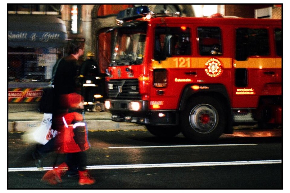 En brand i ett vårdboende i Malmö i natt slutade med att tio vårdtagare fick evakueras till en annan del av boendet. Branden ska ha startat vid en säng och två av rummen blev förstörda av brand och rök. Branden var släckt inom en halvtimme och ingen ska