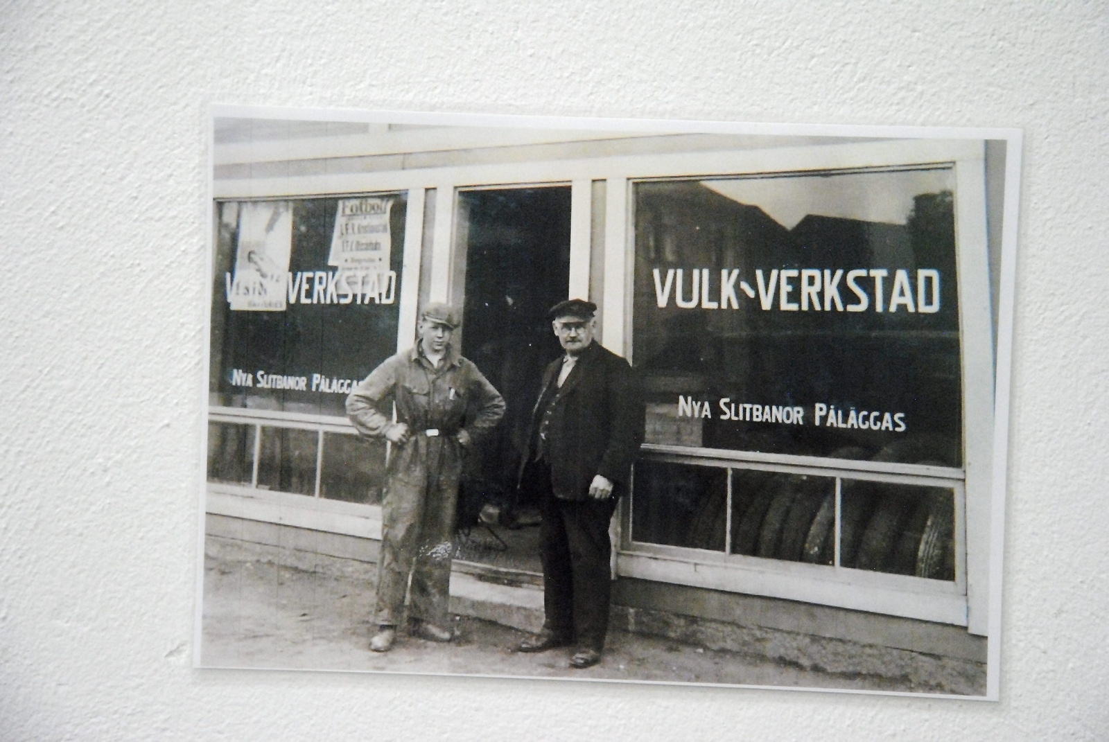 Richards far Herman, till vänster, och farfar Adolf på en bild från 1930-talet.