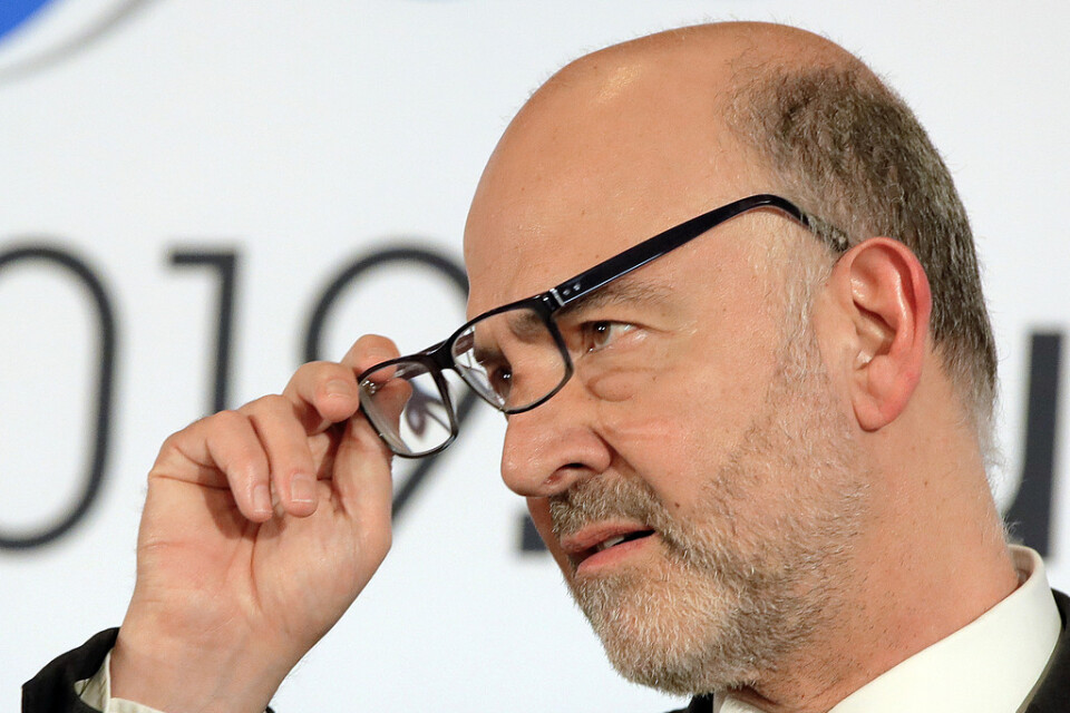 EU:s finanskommissionär Pierre Moscovici granskar tillväxten i EU-länderna. Arkivfoto.