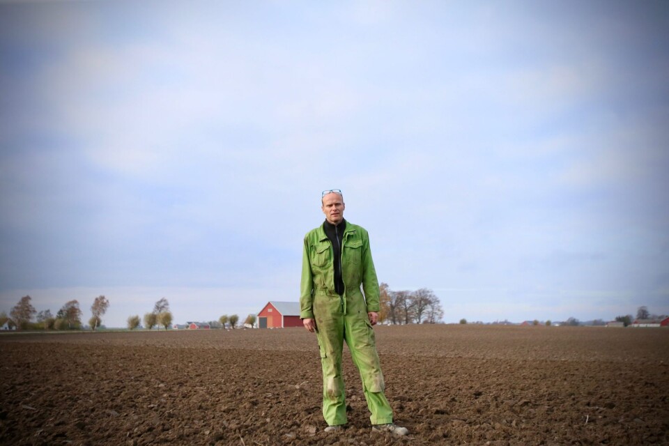 Johan Hansson, lantbrukare i Vallby, tror inte att gårdens ekonomi kommer att ha repat sig förrän om fem–sex år.