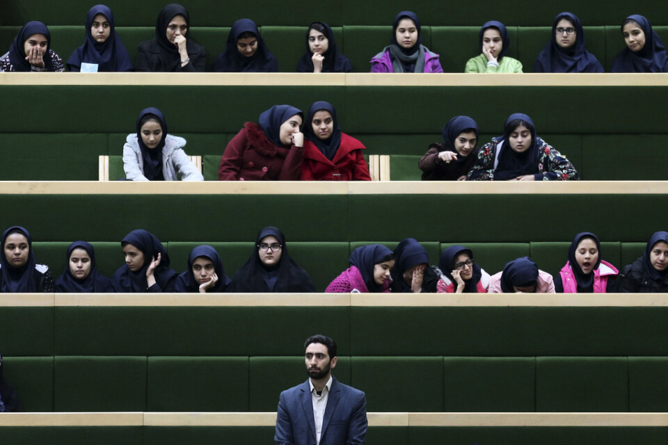 Kvinnliga skolelever i Irans huvudstad Teheran 2016.