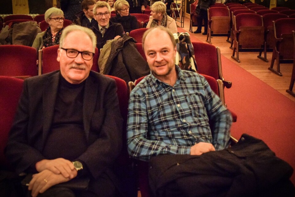 Kent Mårtensson (S) är ordförande i Ystad Österlen Filmfond. Här med Mats Hallesjö som var elassistent under filminspelningen i Ystad