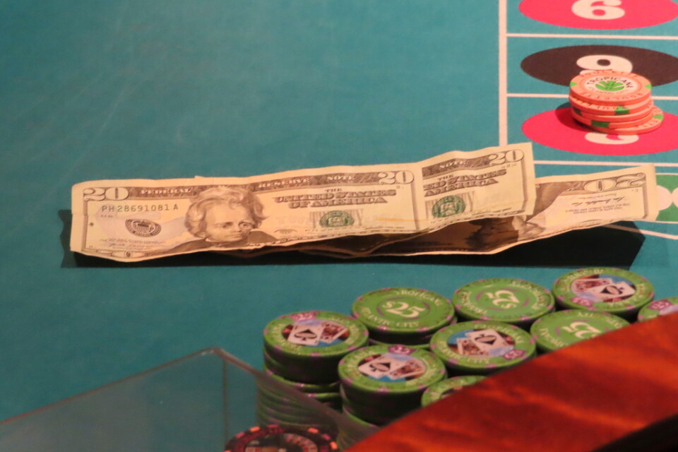 Gröna bonusar lite av roulette. Arkivbild.