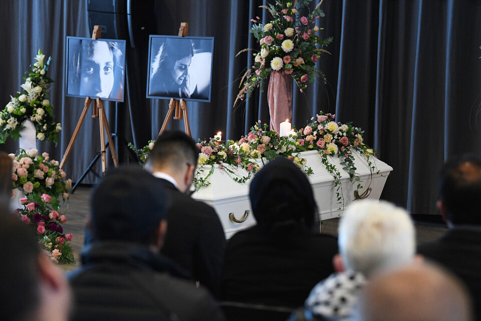 Begravning för Karolin Hakim som sköts till döds i Malmö.