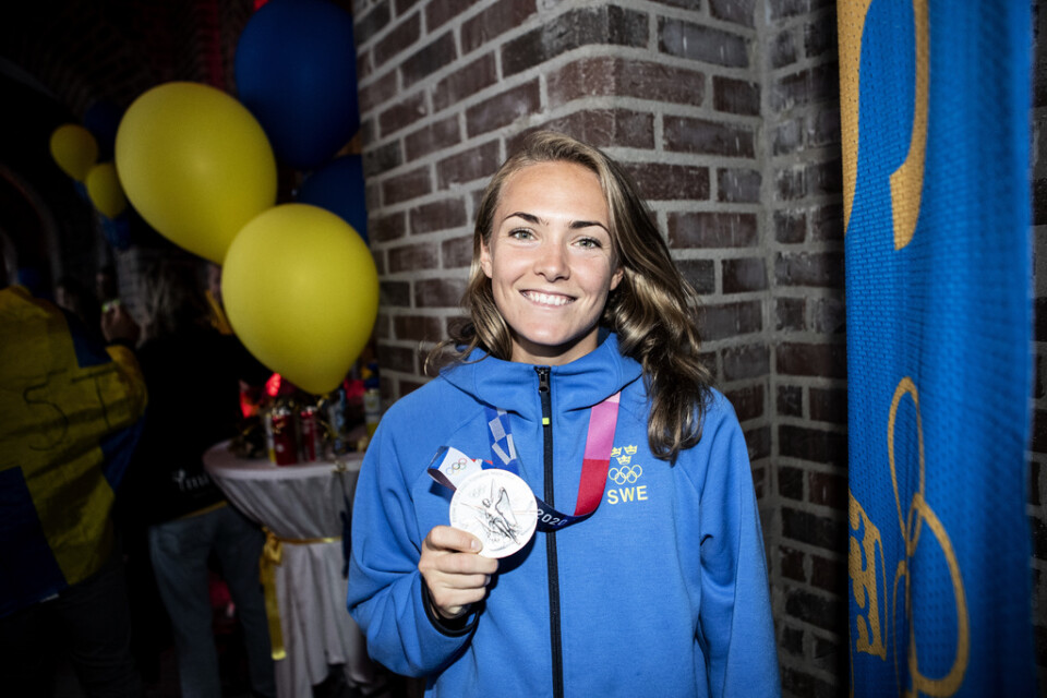 Magdalena Eriksson var en nyckelspelare när Sverige tog OS-silver i Tokyo. Nu kan hon vinna pris för bästa försvarare i Champions League.
