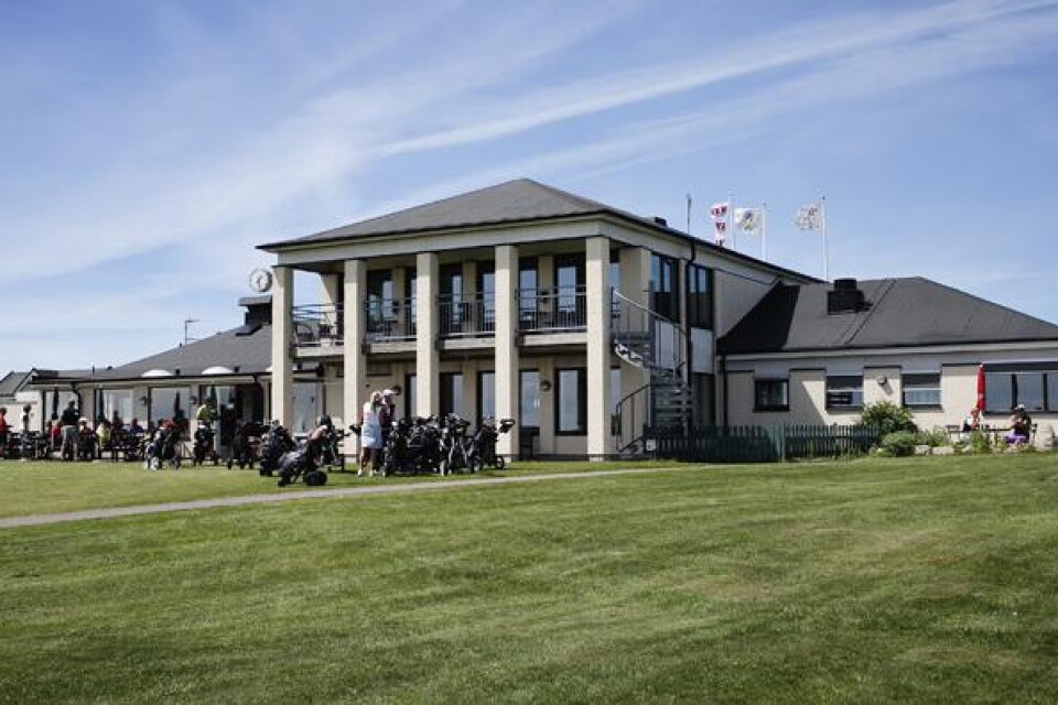 Här, vid Trelleborgs golfklubb, blev en husbilsturist bestulen.