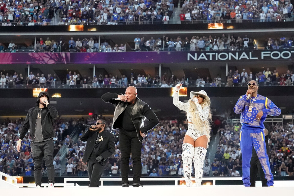 Eminem, Kendrick Lamar, Dr Dre, Mary J Blige och Snoop Dogg på scenen vid Super Bowl-finalen tidigare i år. Arkivbild.
