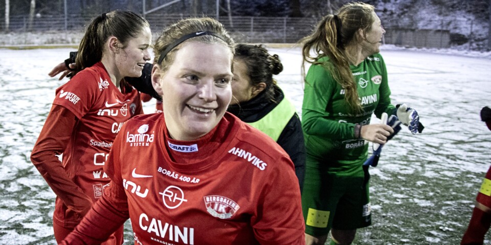 Sara Lindén blev matchhjälte med två mål när Bergdalen spelade oavgjort mot Bromölla och säkrade platsen i elitettan.