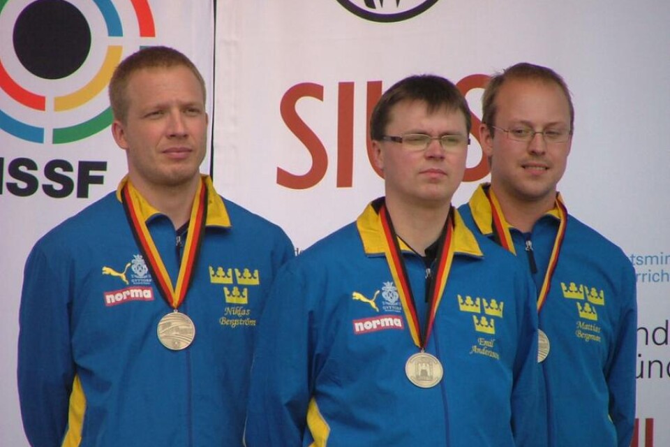 Svenska bronslaget på prispallen, från vänster Niklas Bergström, Emil Martinsson och Mattias Bergman.