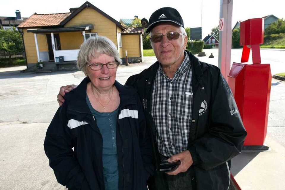 Saknar service. Under 43 år som Kallingebor har Vivi och Bertil Roslund sett byn förändras. De tycker att det är trist att mycket service har försvunnit.