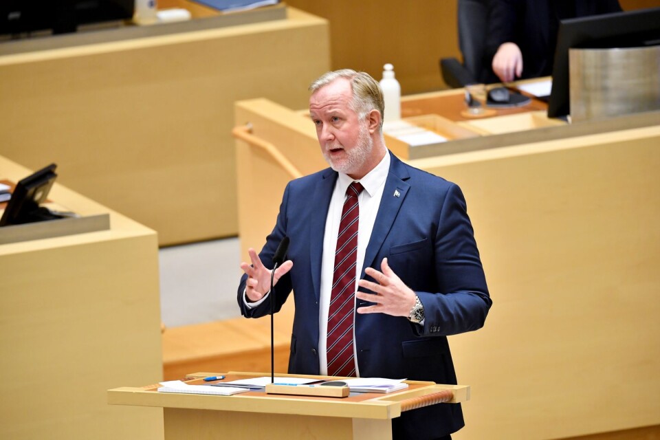 Liberalerna, med Johan Pehrson (L) i spetsen, gick längst under förra veckans partiledardebatt i riksdagen när det gäller regeringens pandemihantering.