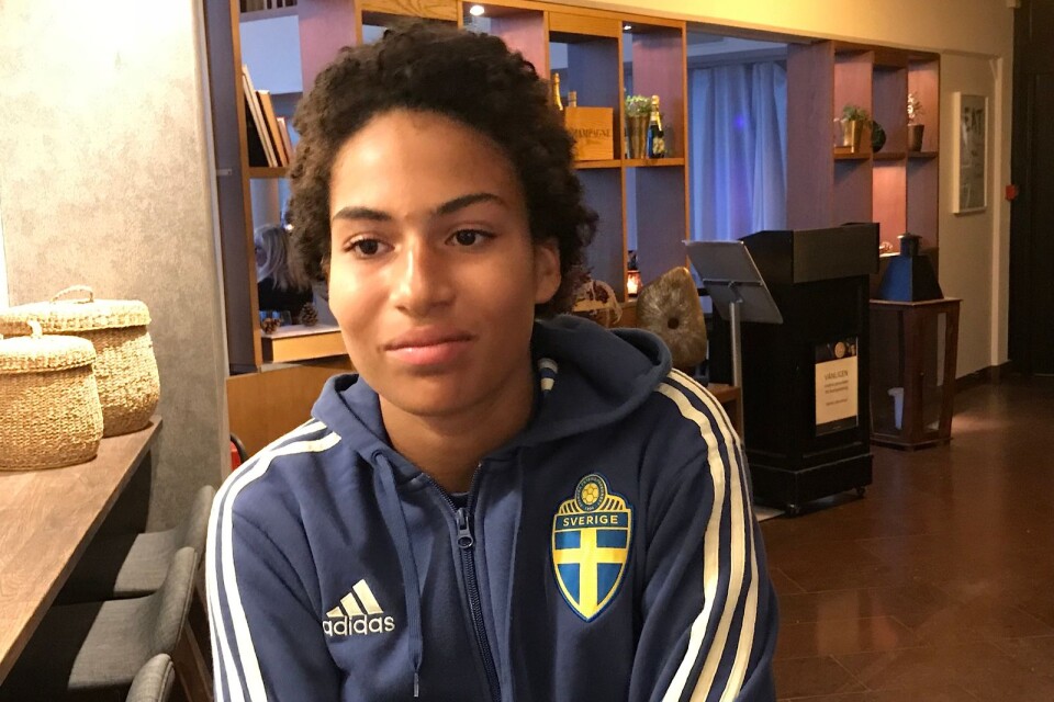 Josephine Nyblom Batafoé, IFK Kalmar, tilldelas Henrik Rydström-stipendiet.