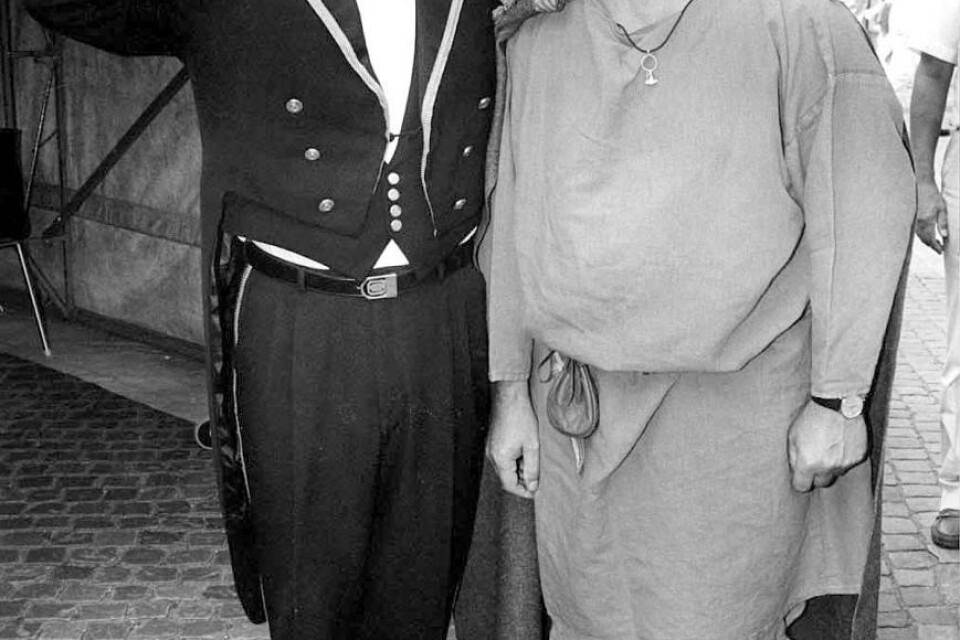 1992. Marknadsgeneralen Nils-Gunnar tillsammans med vikingahövdingen och kommunalrådet Egil Ahl. Foto: Claes Nyberg