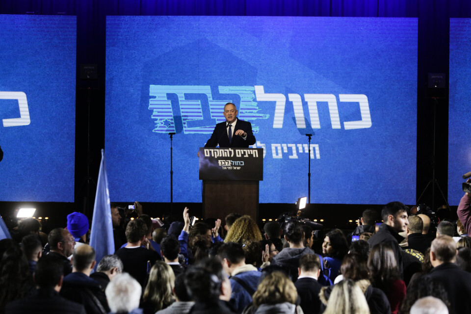 Benny Gantz, ledare för Blåvita alliansen, är en av partiledarna som kan bli Israels näste premiärminister. Bild från den senaste valnatten, i mars.