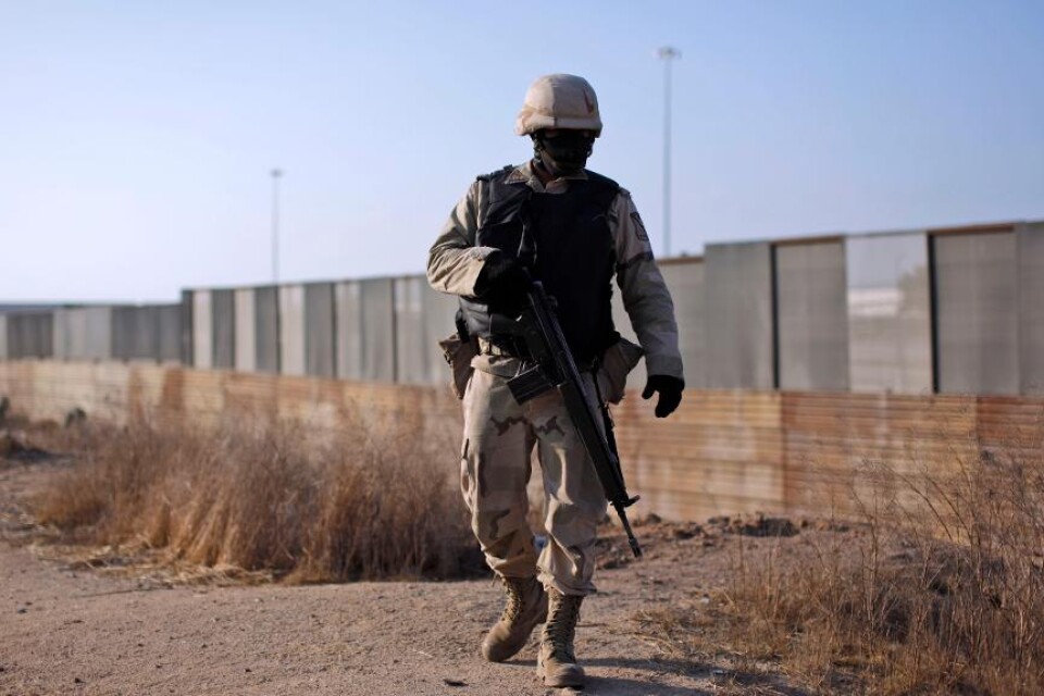 USA kommer att skicka ytterligare 3 750 soldater till gränsen mot Mexiko, uppger det amerikanska försvarshögkvarteret Pentagon. Sammanlagt kommer USA därmed ha 4 350 soldater stationerade vid gränsen. De nya soldaterna ska stanna vid gränsen i tre mån