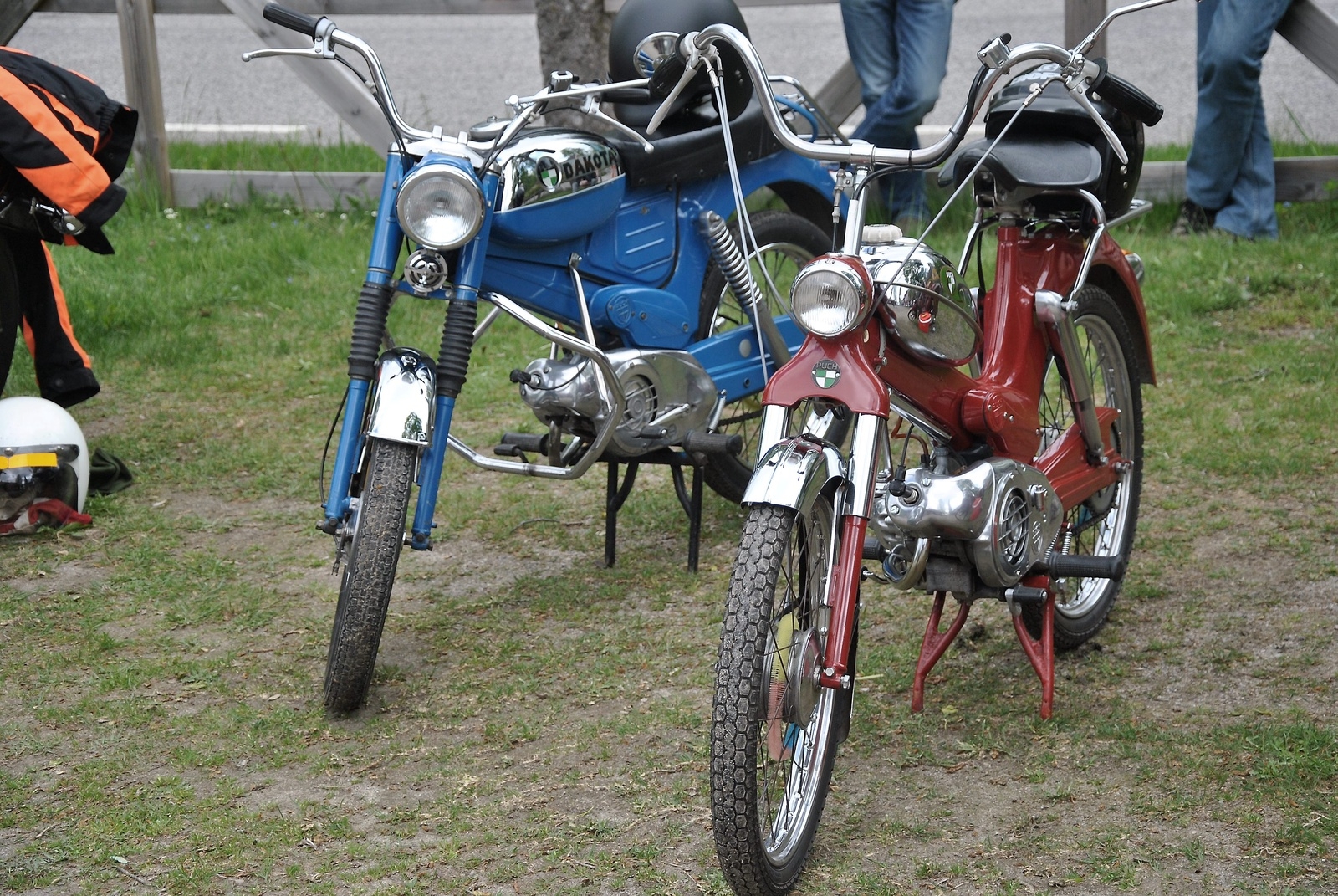 Dessa två mopeder har båda endast haft en ägare. Foto: Magnus Wahlström