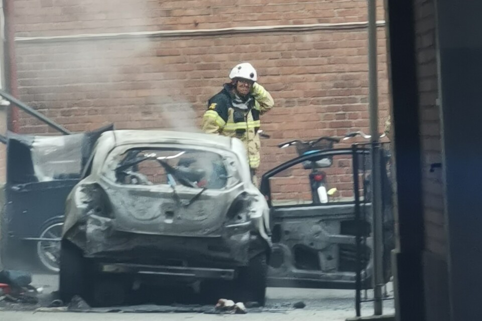 En utbränd bil i Malmö efter nattens bilbränder.