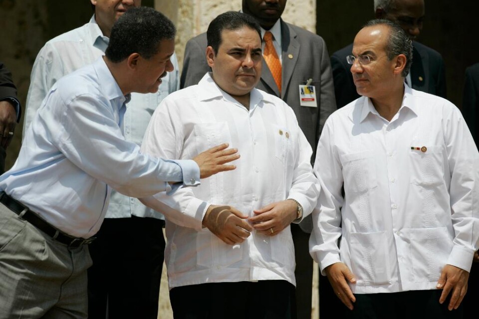 El Salvadors tidigare president Antonio Saca har dömts till tio års fängelse. Under rättegången har han erkänt förskingring och pengatvätt av summor motsvarande flera miljarder svenska kronor. 53-årige Sacas advokater har dock sagt att han erkänt enbar