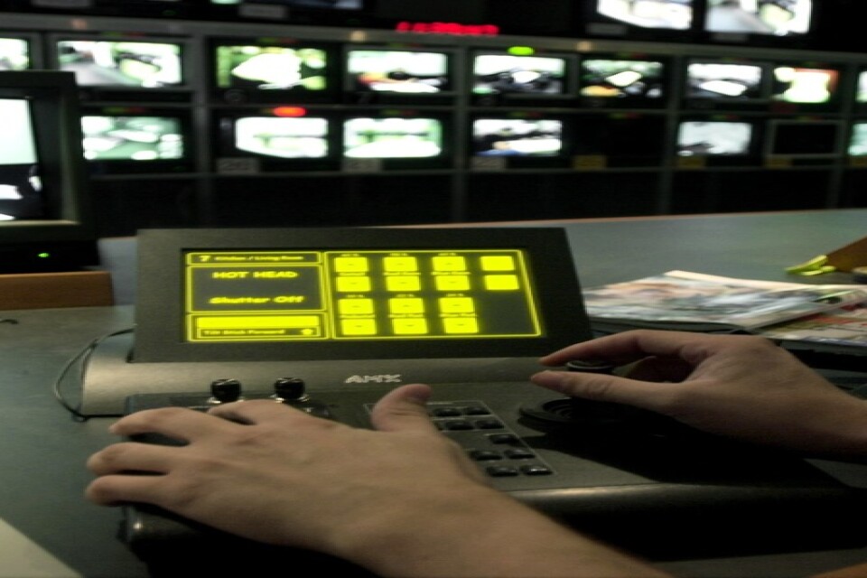 Kontrollrummet i "Big Brother" från seriens premiär år 2000. När programmet gör comeback i TV4 kommer man att använda sig av ny teknik för att tittarna ska kunna vara med och styra. Arkivbild.