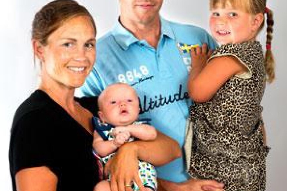 Mikaela och Fredrik Rosengren, Fjälkinge, har fått sonen Edvin. Tova har fått en lillebror. Han vägde 3 185 g och var 49 cm lång. 5/6 20.31