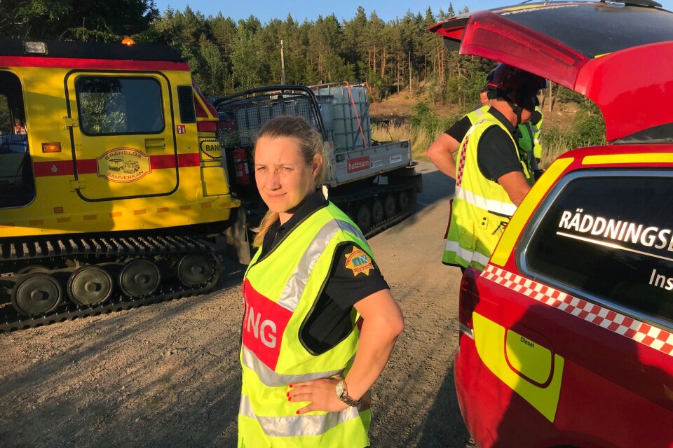 ”Vi fick in flera larm om branden. Vi var ute snabbt och lyckades begränsa spridningen”, säger Anna Henningsson, räddningschef.