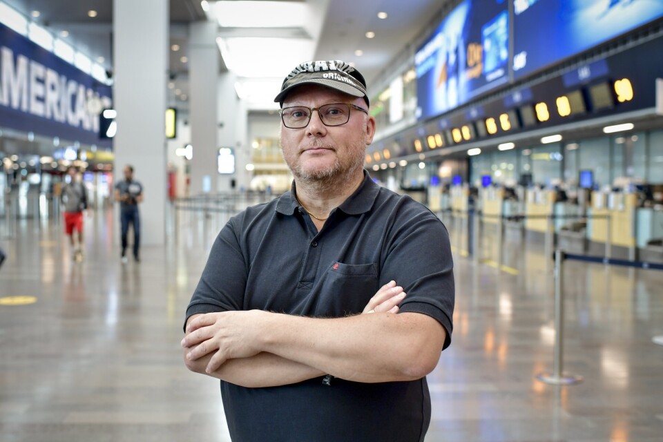 Flygplatskontrollanten Steven Molnar har arbetat på Arlanda i 13 år. Nu är han varslad om uppsägning.